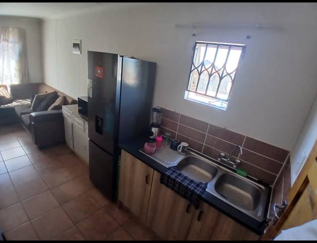 2 BEDROOM HOUSE FOR SALE IN STRETFORD